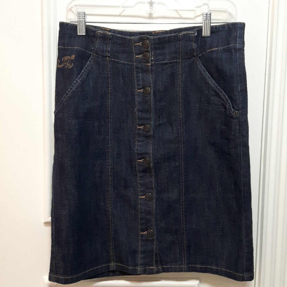 🛍Jean skirt with buttons down the front